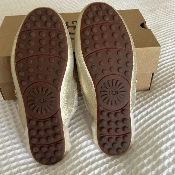 UGG LANE Slipper/Slide - Picture 5 of 5
